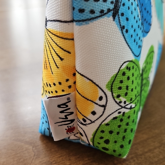 Clinique Vera Neumann Cosmetics Bag - Picture 3 of 9